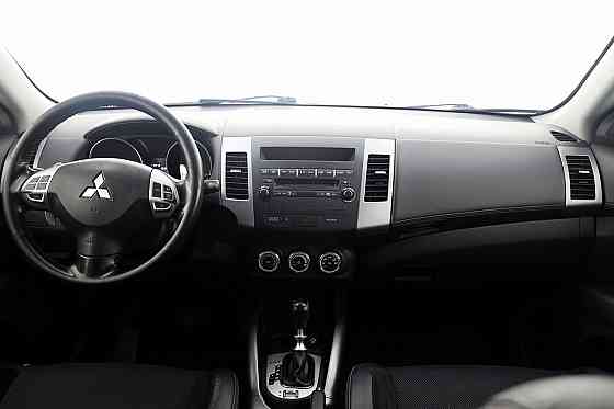 Mitsubishi Outlander Luxury Facelift ATM 2.2 Di-D 115kW Таллин
