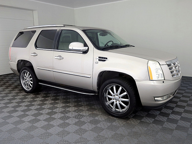 Cadillac Escalade Luxury LPG ATM 6.2 301kW Таллин - изображение 1