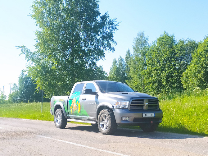 Uzticamais Dodge Ram 1500 Sport Edition ar pilnu aprīkojumu un "īstu vīru ātrumkloķi". Pirkts TC... Rīga - foto 1