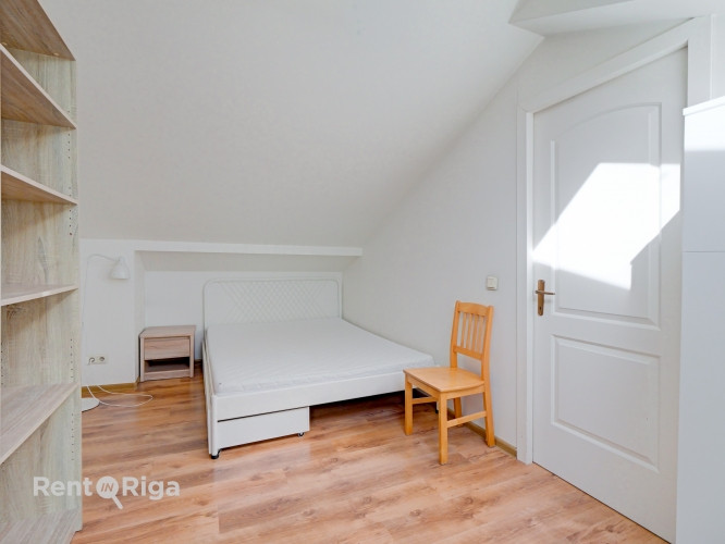 Piedāvājam ilgtermiņa īrei gaišu 2 istabu mansarda dzīvokli Torņkalnā - vieta, kur Rīga - foto 5
