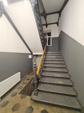 Fasādes māja, renovēta māja, slēgts pagalms, ieeja no ielas, kāpņu telpa pēc kosmētiskā Rīga - foto 14