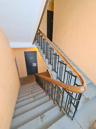 Pagalma ēka, renovēta māja, slēgts pagalms, ieeja no ielas un pagalma, kāpņu telpa pēc Rīga - foto 11