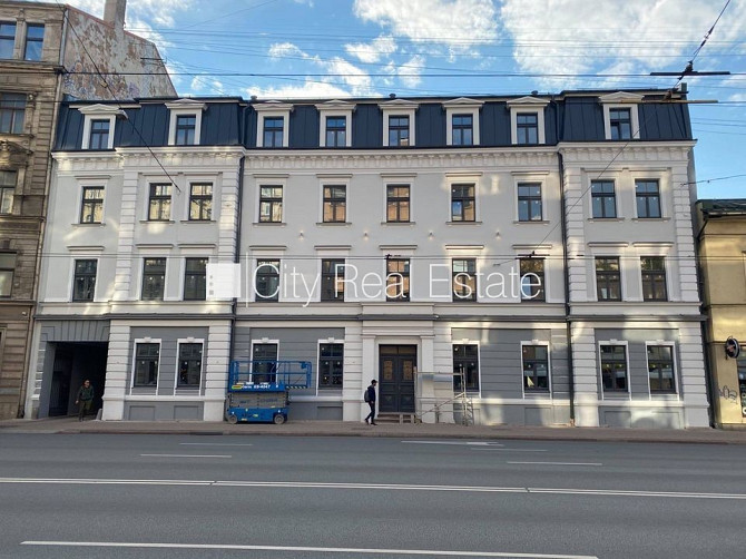 Fasādes māja, renovēta māja, slēgts pagalms, ieeja no ielas, kāpņu telpa pēc kapitālā Rīga - foto 16
