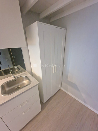 Fasādes māja, renovēta māja, slēgts pagalms, ieeja no ielas, kāpņu telpa pēc kapitālā Rīga - foto 12