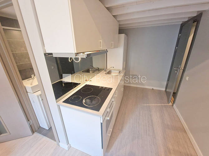 Fasādes māja, renovēta māja, slēgts pagalms, ieeja no ielas, kāpņu telpa pēc kapitālā Rīga - foto 10
