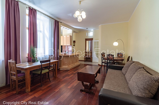 Pagalma māja, renovēta māja, slēgts pagalms, pagalmā bērnu spēļu laukums, ir lifts, kāpņu Rīga - foto 1