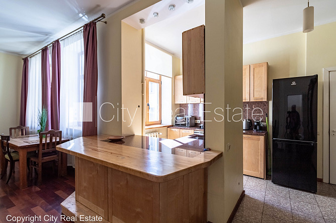 Pagalma māja, renovēta māja, slēgts pagalms, pagalmā bērnu spēļu laukums, ir lifts, kāpņu Rīga - foto 18