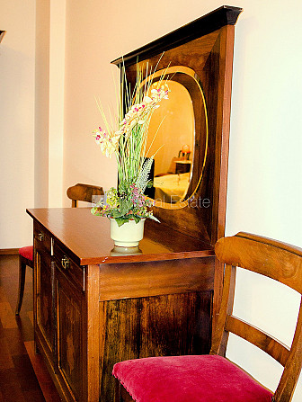 Pagalma māja, renovēta māja, slēgts pagalms, pagalmā bērnu spēļu laukums, ir lifts, kāpņu Rīga - foto 10