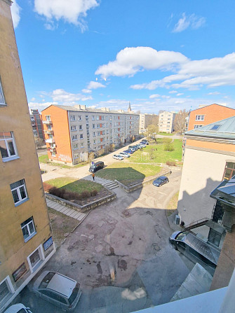 Фасадный дом, реновированный дом, место для машины, вход со двора, лестничная Елгава и район - изображение 20