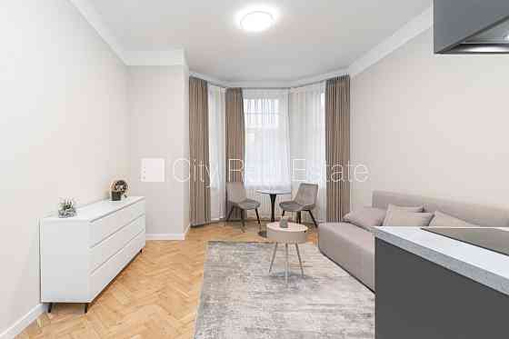 Реновированный дом, лифт, студио, кухня объединена с гостинной, счетчики Rīga