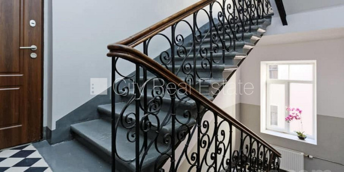 Fasādes māja, renovēta māja, labiekārtots apzaļumots pagalms, luksuss apartamenti  73 m2, Rīga - foto 18