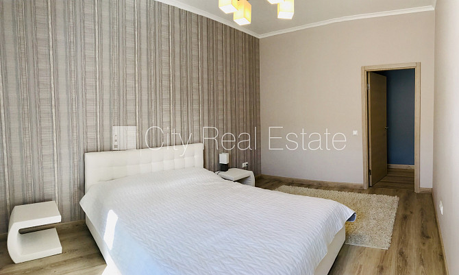 Fasādes māja, renovēta māja, labiekārtots apzaļumots pagalms, luksuss apartamenti  73 m2, Rīga - foto 11