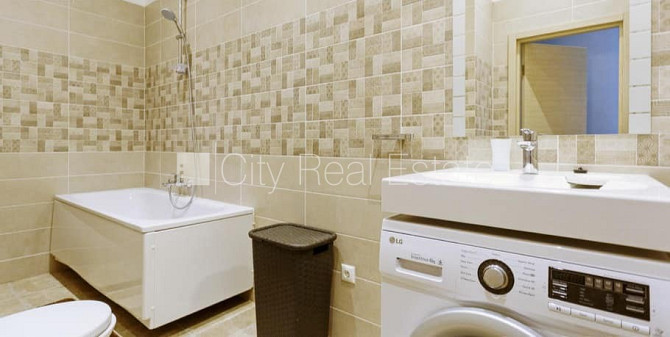 Fasādes māja, renovēta māja, labiekārtots apzaļumots pagalms, luksuss apartamenti  73 m2, Rīga - foto 15