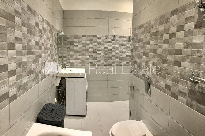 Fasādes māja, renovēta māja, labiekārtots apzaļumots pagalms, luksuss apartamenti  73 m2, Rīga - foto 13