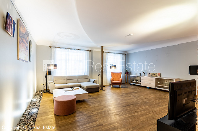 Fasādes māja, renovēta māja, slēgts pagalms, ieeja no ielas un pagalma, ir lifts, kāpņu Rīga - foto 12