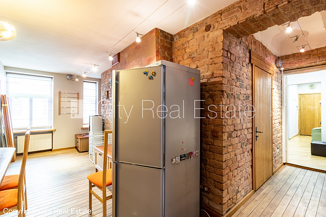 Fasādes māja, renovēta māja, slēgts pagalms, ieeja no ielas un pagalma, ir lifts, kāpņu Rīga - foto 15
