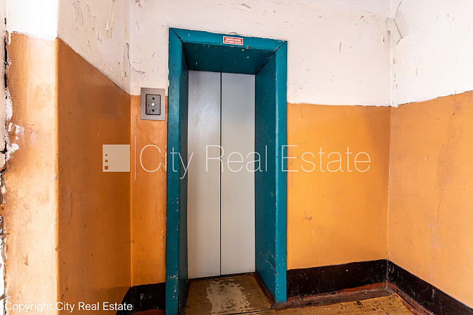 Fasādes māja, labiekārtota apzaļumota teritorija, vieta automašīnai, ir lifts, lodžija, logi Rīga - foto 18