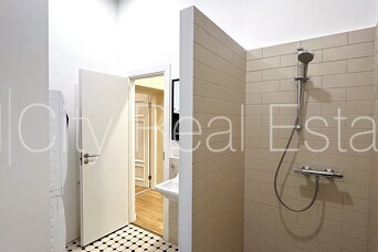 Restaurēta māja, iežogota teritorija, slēgta teritorija, apsargāta teritorija, objektu Rīga - foto 7