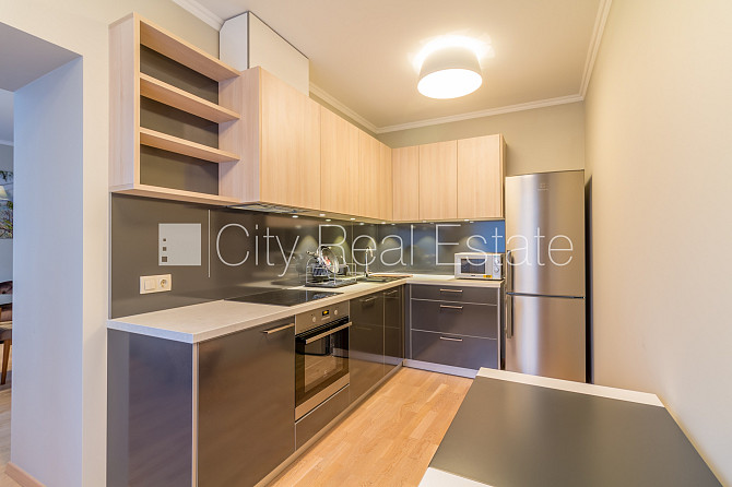 Renovēta māja, ieeja no pagalma, luksuss apartamenti , ir lifts, kāpņu telpa pēc kapitālā Rīga - foto 3