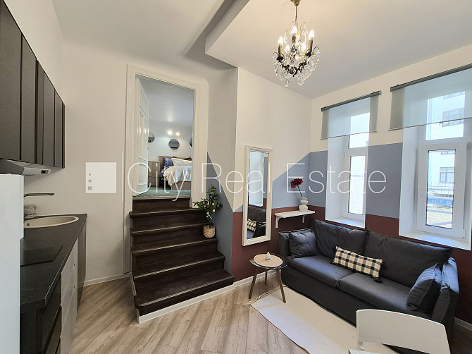 Renovēta māja, beletāža, ir lifts, kāpņu telpa pēc kapitālā remonta, viena istaba Rīga - foto 1