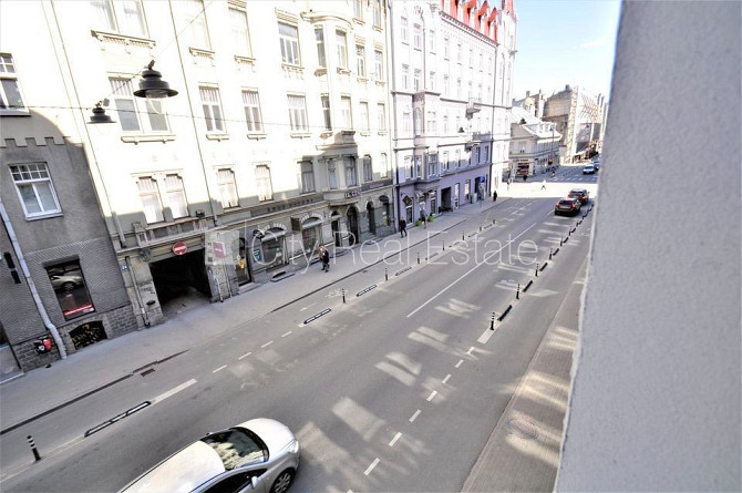 Fasādes māja, renovēta māja, ieeja no ielas, ir lifts, kāpņu telpa pēc kapitālā remonta, Rīga - foto 7