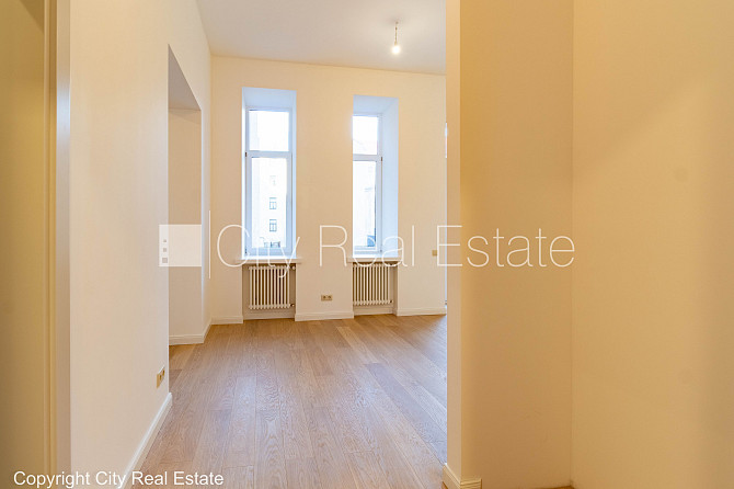 Fasādes māja, renovēta māja, fasāde ar dekoratīvo apmetumu, slēgts pagalms, ieeja no ielas Rīga - foto 8