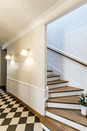 Labiekārtots apzaļumots pagalms, garāža divām automašīnām, balkons, terase, sauna, Jūrmala - foto 14