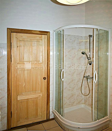 Labiekārtots apzaļumots pagalms, garāža divām automašīnām, veranda, baseins, sauna, Jūrmala - foto 15