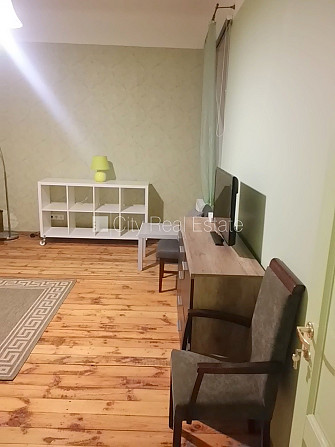 Fasādes māja, renovēta māja, labiekārtots apzaļumots pagalms, slēgts pagalms, ieeja no Rīga - foto 12