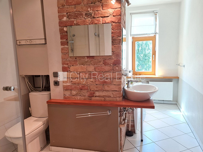 Fasādes māja, slēgts pagalms, ir lifts, balkons, logi vērsti mājas abās pusēs, istabas Rīga - foto 7