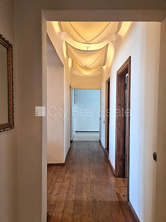 Fasādes māja, slēgts pagalms, ir lifts, balkons, logi vērsti mājas abās pusēs, istabas Rīga - foto 9