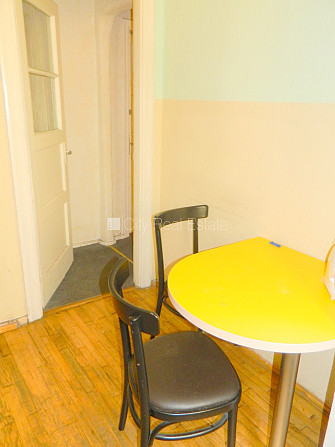 Fasādes māja, renovēta māja, slēgts pagalms, kāpņu telpa pēc kosmētiskā remonta, istabas Rīga - foto 12
