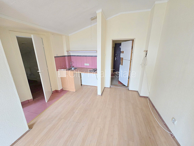 Pagalma ēka, renovēta māja, slēgts pagalms, vieta automašīnai, ieeja no pagalma, mansards, Rīga - foto 6