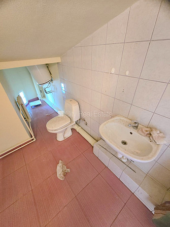 Pagalma ēka, renovēta māja, slēgts pagalms, vieta automašīnai, ieeja no pagalma, mansards, Rīga - foto 15