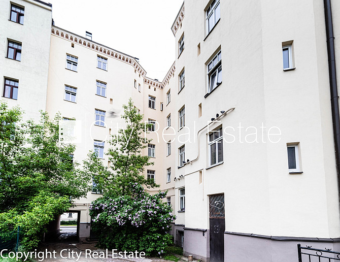 Pagalma ēka, renovēta māja, slēgts pagalms, vieta automašīnai, ieeja no pagalma, mansards, Rīga - foto 18