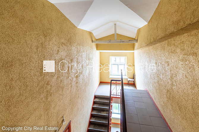 Pagalma ēka, renovēta māja, slēgts pagalms, vieta automašīnai, ieeja no pagalma, mansards, Rīga - foto 16