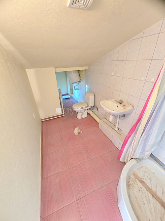Pagalma ēka, renovēta māja, slēgts pagalms, vieta automašīnai, ieeja no pagalma, mansards, Rīga - foto 13