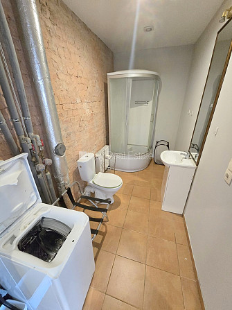 Fasādes māja, renovēta māja, labiekārtots apzaļumots pagalms, slēgts pagalms, ieeja no Rīga - foto 19