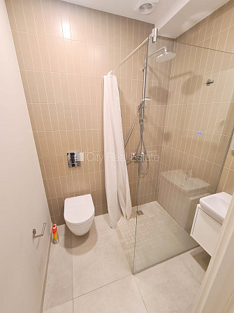 Pagalma ēka, renovēta māja, slēgts pagalms, ieeja no ielas un pagalma, ir lifts, kāpņu telpa Rīga - foto 14