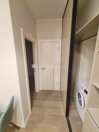 Pagalma ēka, renovēta māja, slēgts pagalms, ieeja no ielas un pagalma, ir lifts, kāpņu telpa Rīga - foto 9