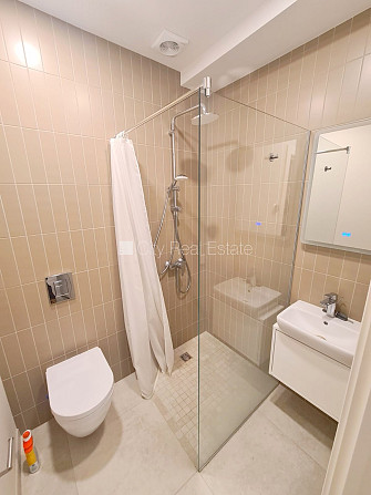 Pagalma ēka, renovēta māja, slēgts pagalms, ieeja no ielas un pagalma, ir lifts, kāpņu telpa Rīga - foto 15