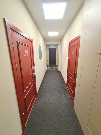 Pagalma ēka, renovēta māja, slēgts pagalms, ieeja no ielas un pagalma, ir lifts, kāpņu telpa Rīga - foto 18