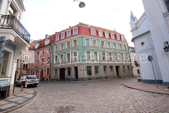 Fasādes māja, renovēta māja, ieeja no ielas, kāpņu telpa pēc kosmētiskā remonta, logi Rīga - foto 16