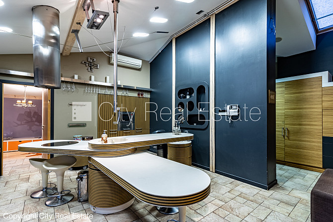Fasādes māja, renovēta māja, ieeja no ielas, ir lifts, terase, logi vērsti mājas abās Rīga - foto 19