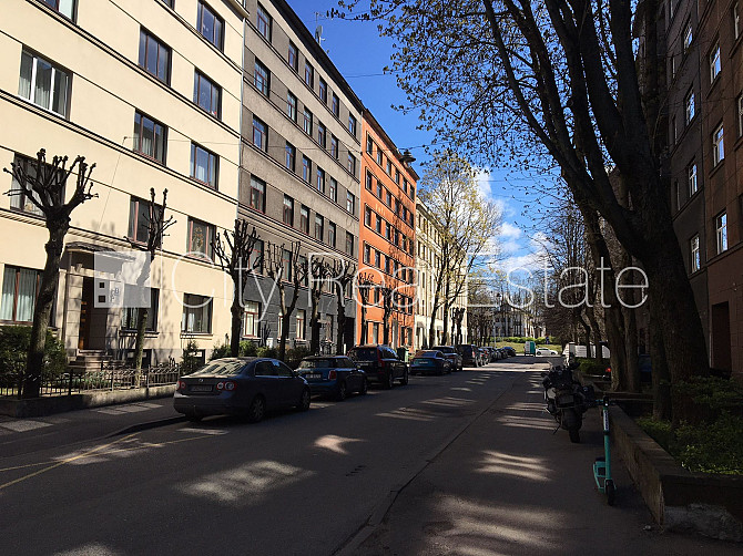 Fasādes māja, slēgts pagalms, vieta automašīnai, ir lifts, balkons, sauna, logi vērsti mājas Rīga - foto 18