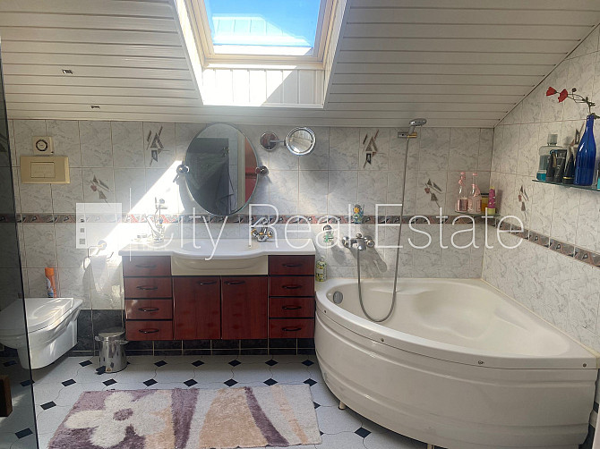 Fasādes māja, slēgts pagalms, vieta automašīnai, ir lifts, balkons, sauna, logi vērsti mājas Rīga - foto 12
