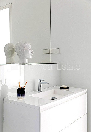 Zeme īpašumā, fasādes māja, renovēta māja, slēgts pagalms, ir lifts, kāpņu telpa pēc Rīga - foto 13
