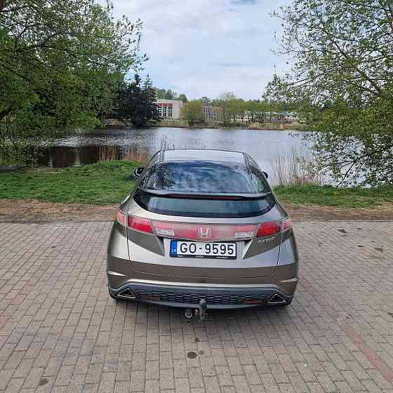 Pārdodu Honda Civic, jauna pirkta Latvijā, viens īpašnieks. Oriģināls nobraukums, visa apskašu... Rīga