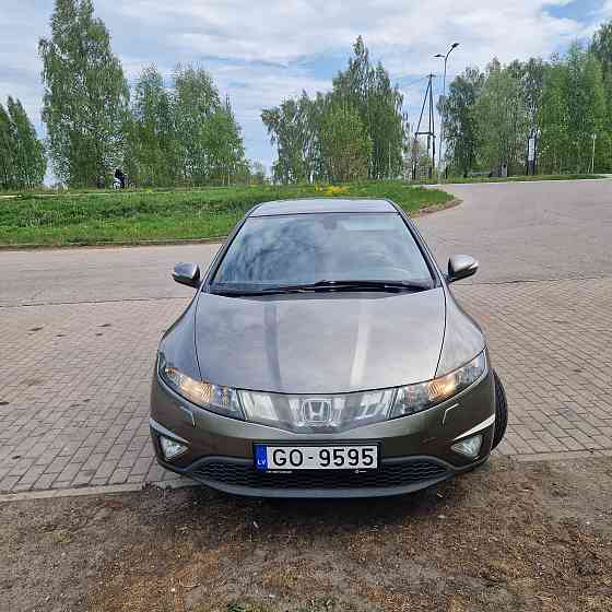 Pārdodu Honda Civic, jauna pirkta Latvijā, viens īpašnieks. Oriģināls nobraukums, visa apskašu... Rīga