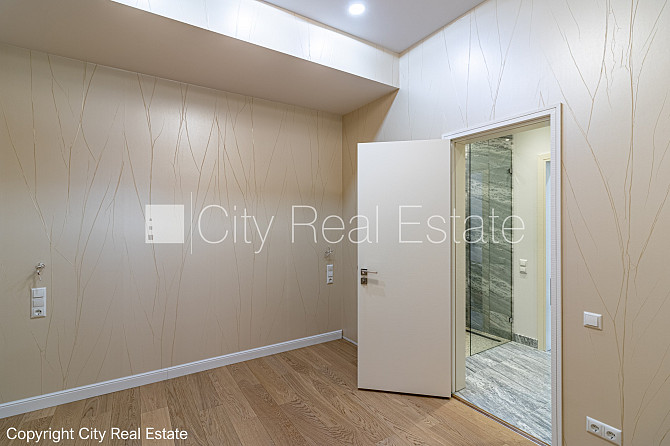 Jaunceltne, pagalma ēka, energo efektīva māja, ieeja no pagalma, puspagrabs, ir lifts, logi Rīga - foto 11